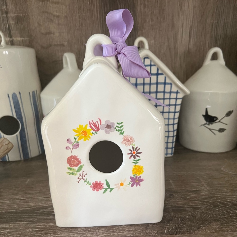 Square bloom birdhouse